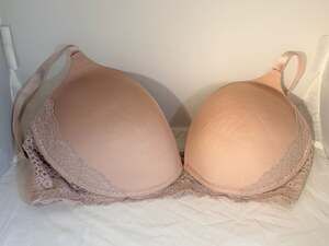 Maidenform 09506J Wireless Push-Up Plunge Bra with Lace Trim 38C